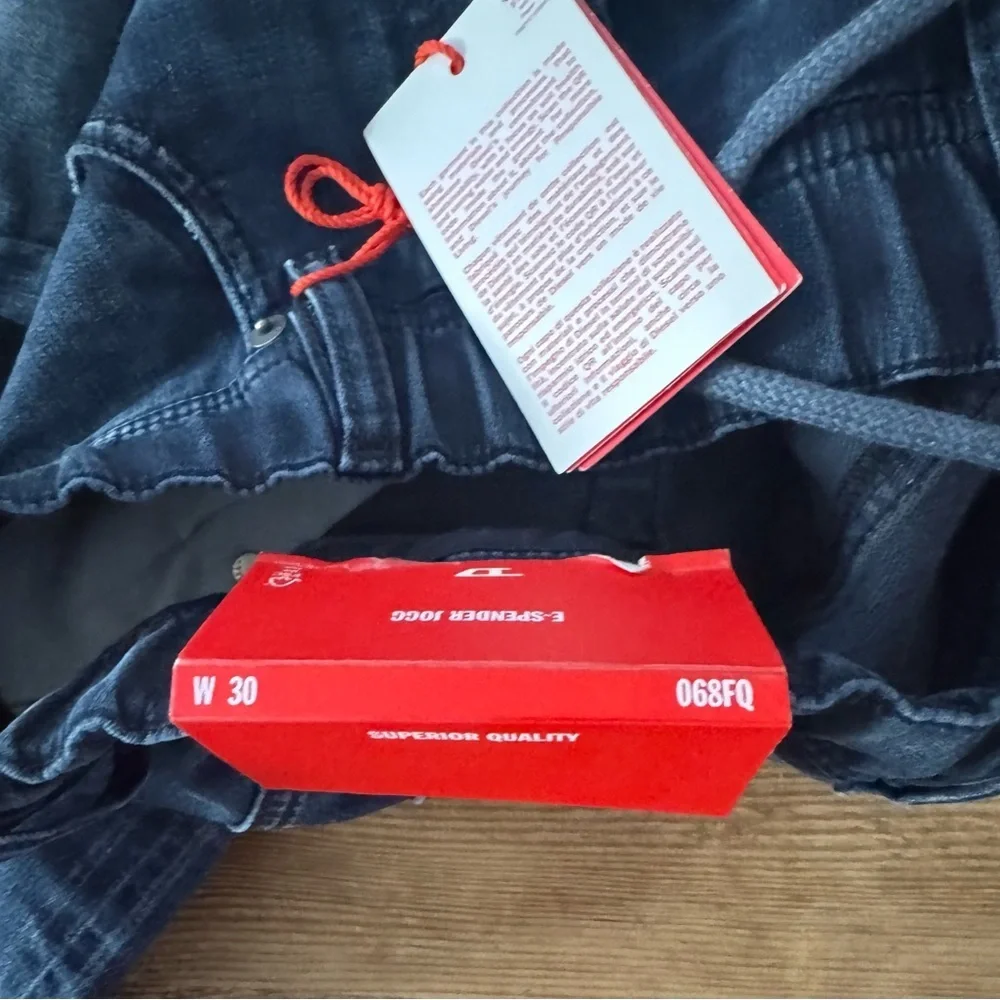 DIESEL Men's E-Spender 068FQ Slim Cut Jeans Size 30